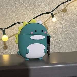 Air pods 1 & 2 case - ‘ green dinosaur ‘ 🦖